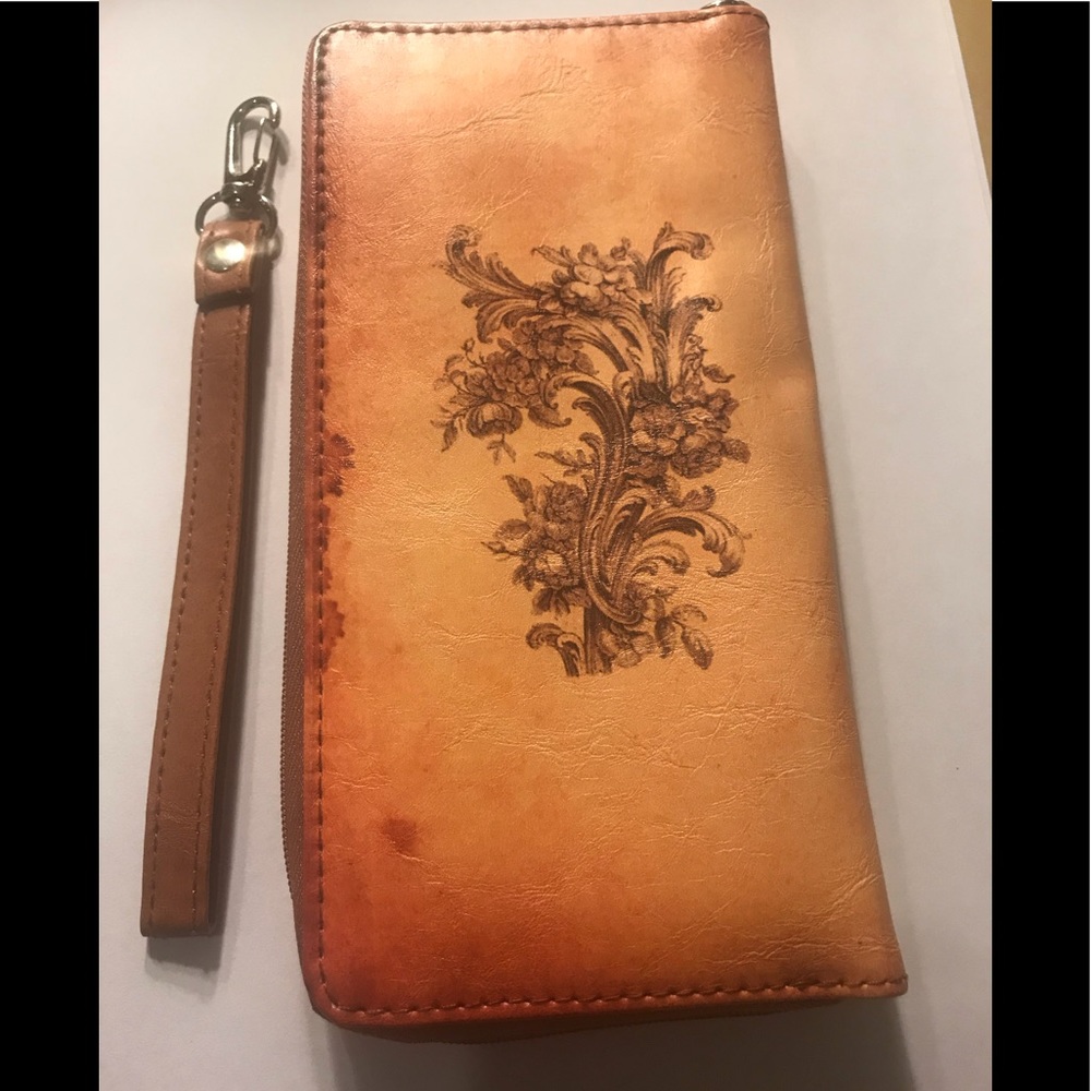 Hummingbird Large vegan clutch/wristlet wallet - Picture 2 of 5